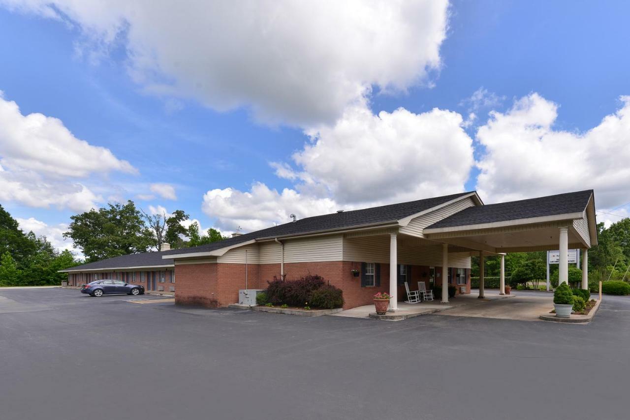 The Heritage Inn, Inc Huntingdon Exterior photo